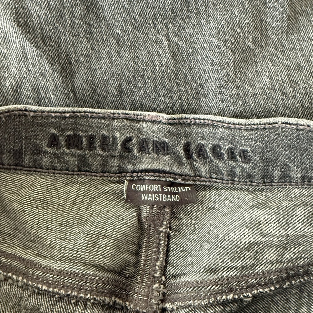 American Eagle Women’s Gray Denim Distressed 90s Flare Jeans Size 2 - Picture 5 of 6